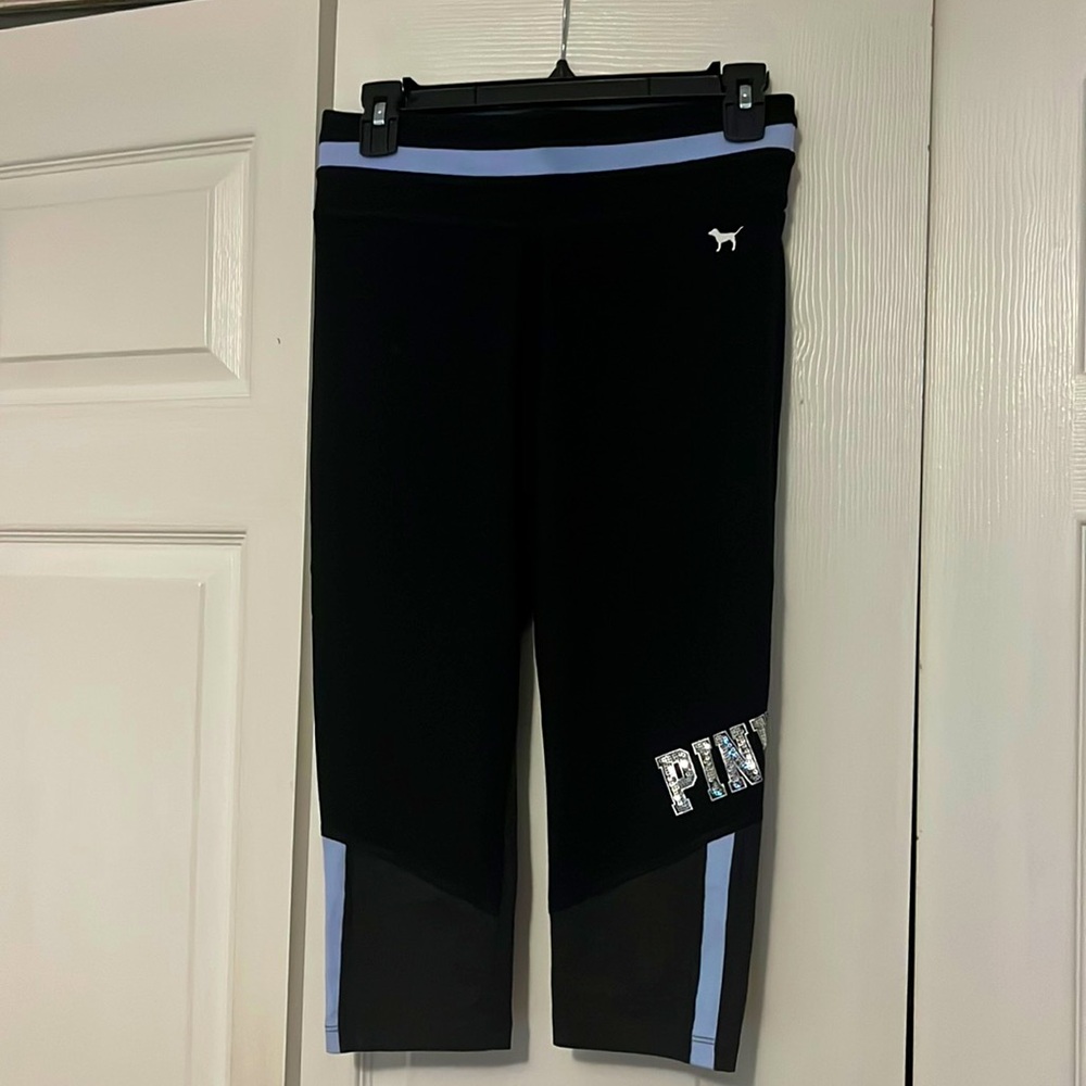 PINK Victoria’s Secret Capri